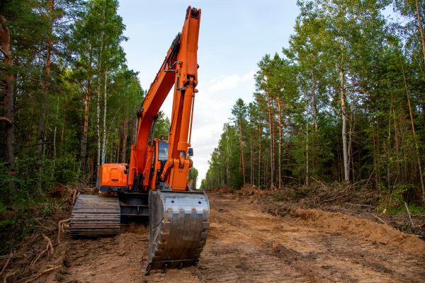 Cost of Backhoe Land Clearing in West Des Moines